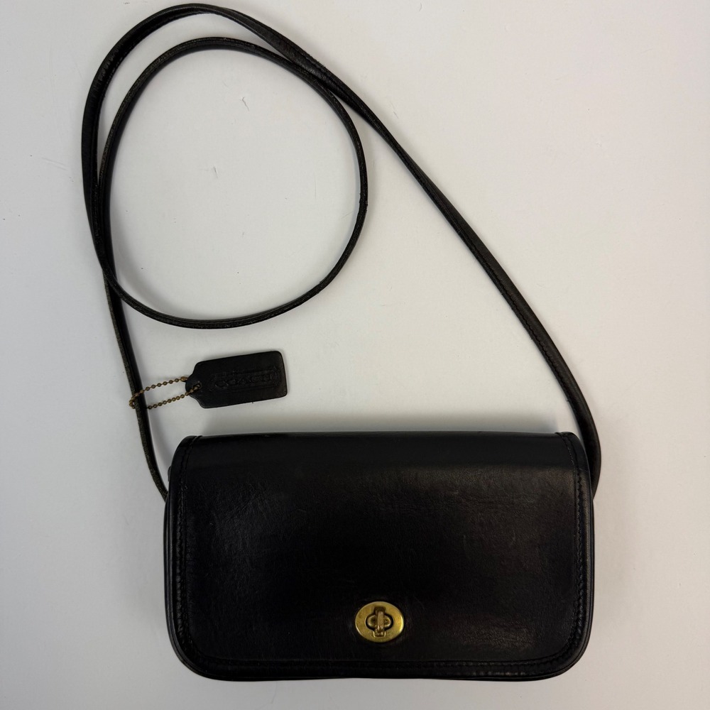Vintage Coach Dinky Black Leather Crossbody Bag Turnlock NYC Made 307-2914